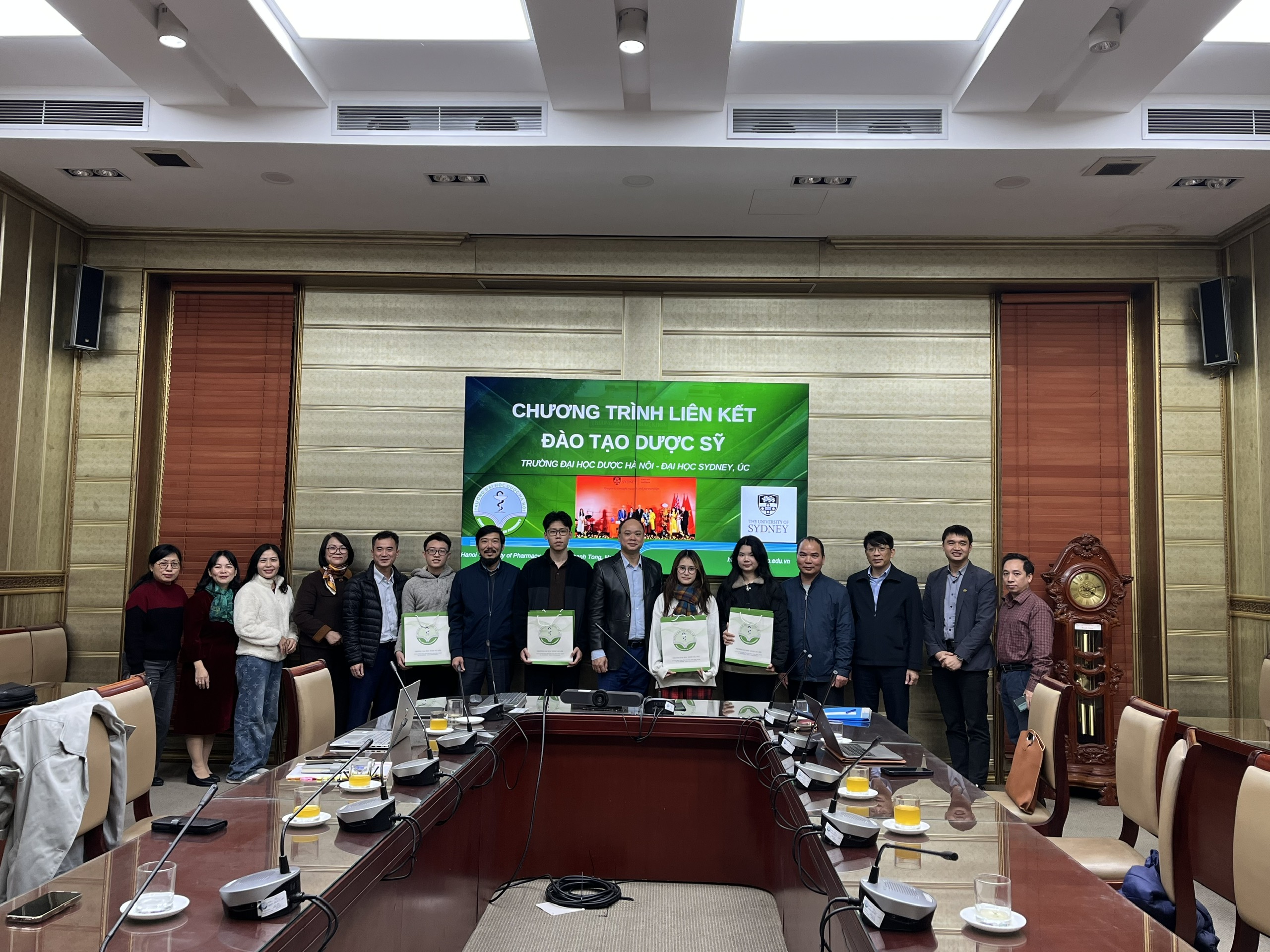 TRƯỜNG ĐẠI HỌC DƯỢC HÀ NỘI GẶP MẶT SINH VIÊN LỚP LKK2 – KHỞI ĐẦU HÀNH TRÌNH BẰNG NIỀM TIN VÀ SỰ ĐỒNG HÀNH